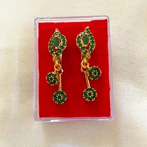gold & emerald green stone (Not real gold/ emerald) earrings